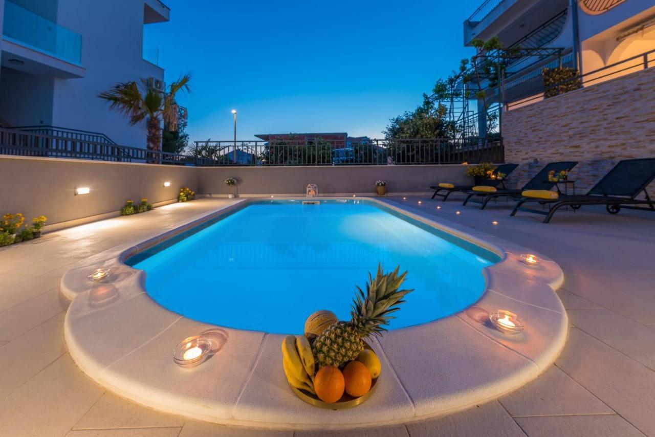 Villa Seaview With Pool - Apartment Yellow Trogir Exterior foto