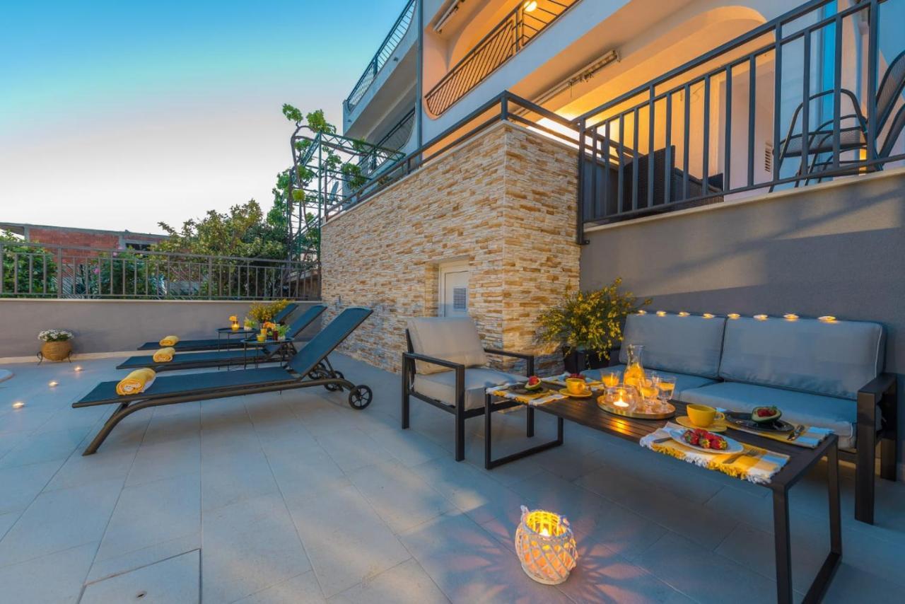 Villa Seaview With Pool - Apartment Yellow Trogir Exterior foto